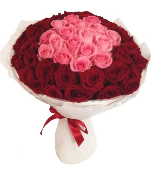 Букет в упаковке из красных и розовых роз